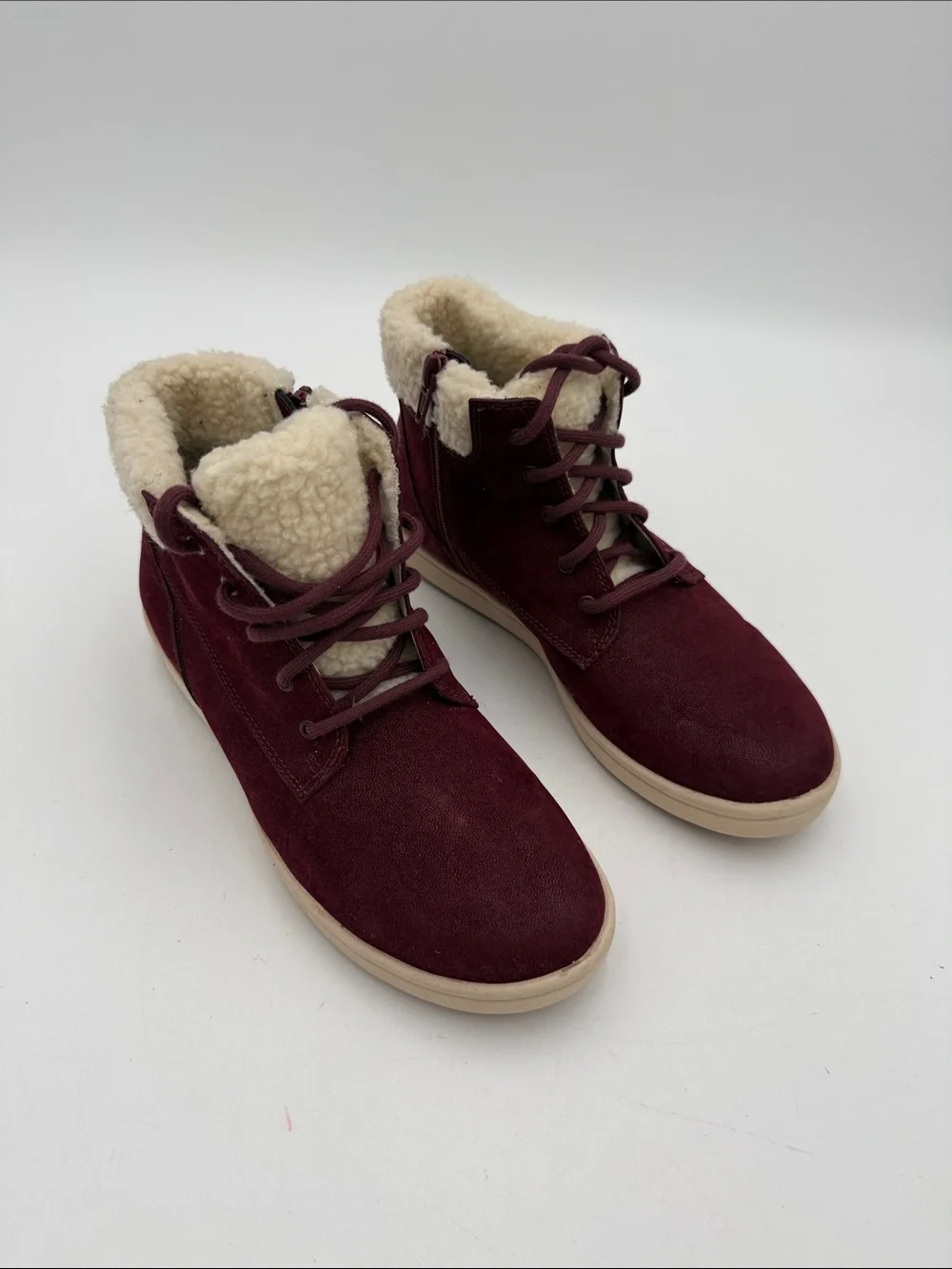 Clarks Burgundy Suede Shearling-Lined Ankle Booties women 7.5 M casual cozy Y2K